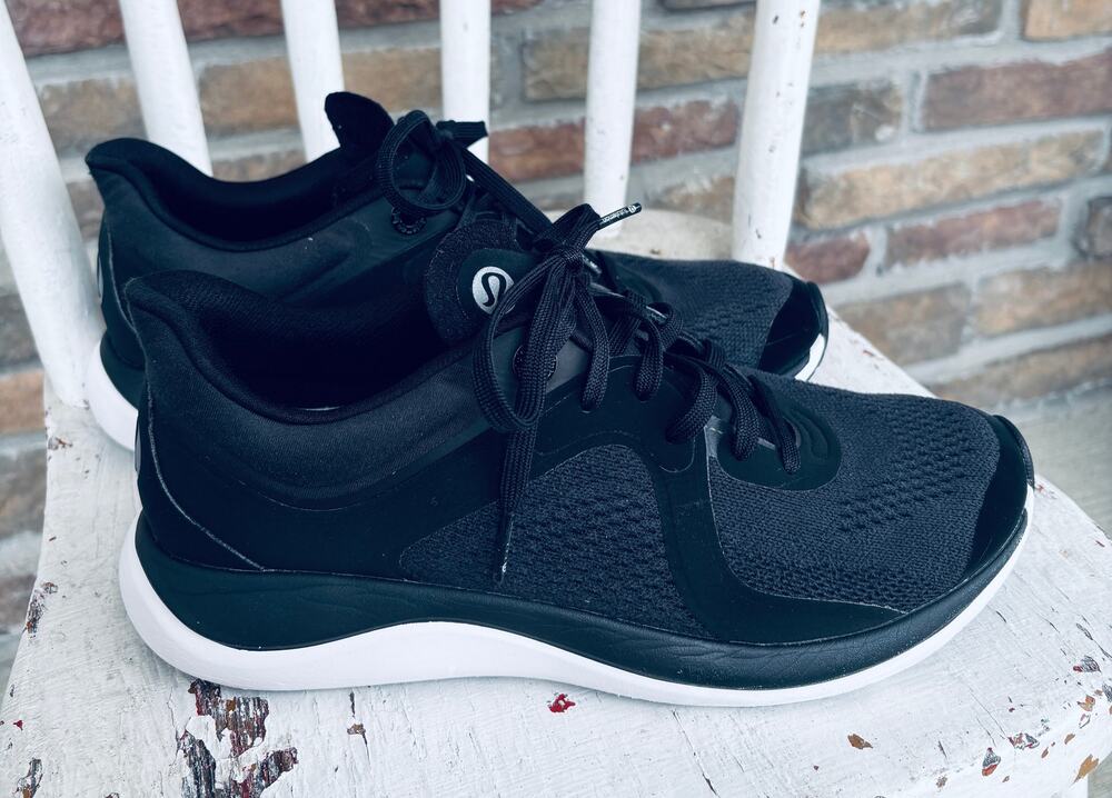 Women's Lululemon Chargefeel Low Workout Shoes, Size 9